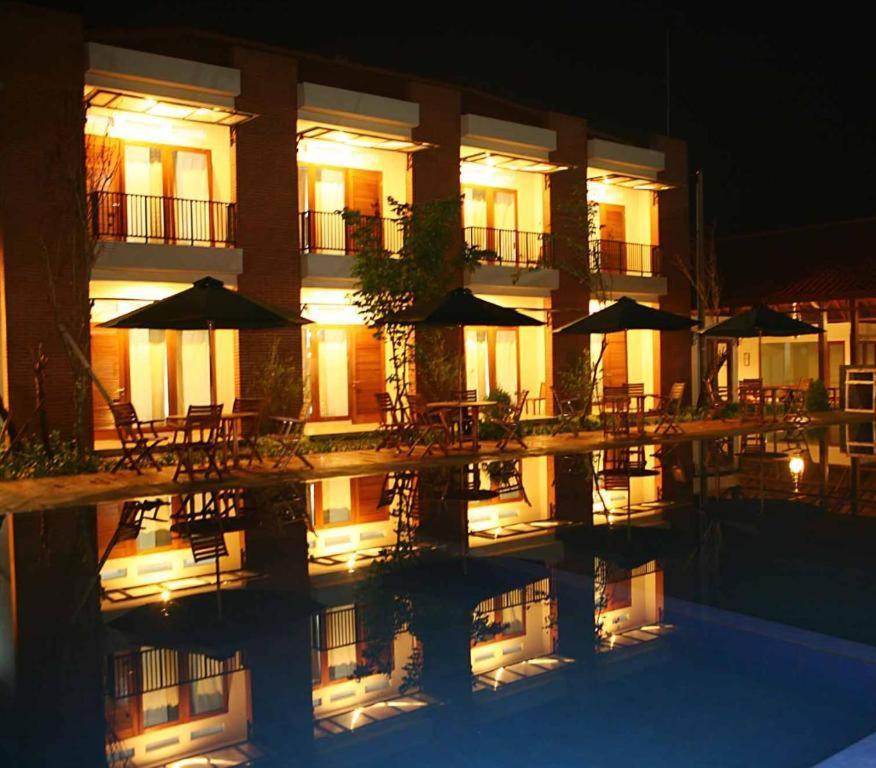 Villa Bukit Pinus Bogor Esterno foto