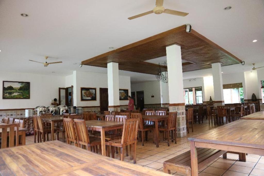 Villa Bukit Pinus Bogor Esterno foto